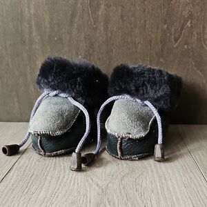 Handmade Leather & Fur Moccasin Booties 11cm / Size 2‎